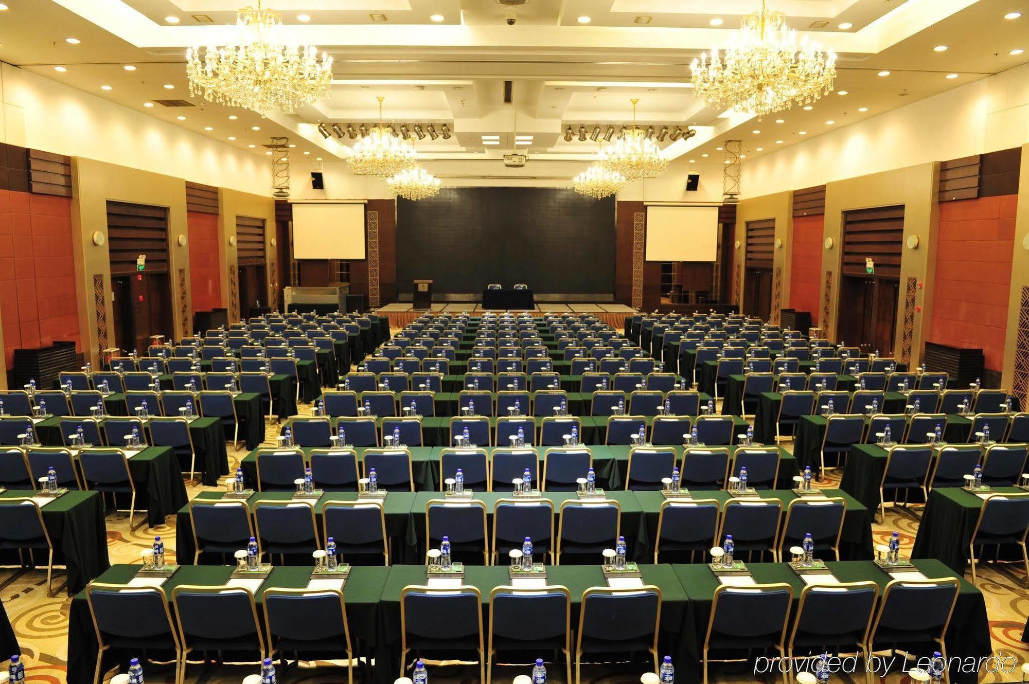 Holiday Inn Central Plaza Pechino Esterno foto